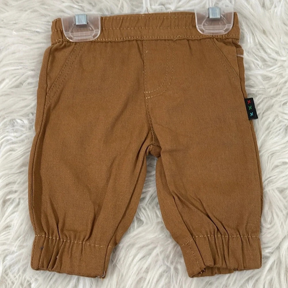 BUTTONS AND THREAD 2 Piece Set Onesie & Bottoms Size 0-3 Months NEW - Picture 6 of 8